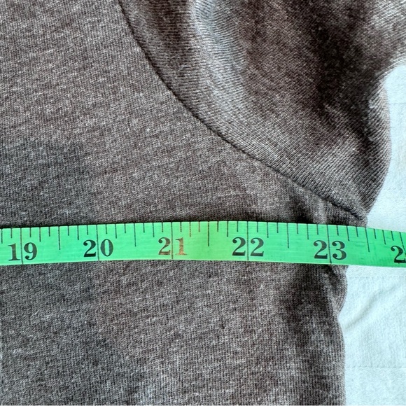 OP Men's Brown‎ V-Neck Pocket T-Shirt, Size Large - Picture 6 of 9